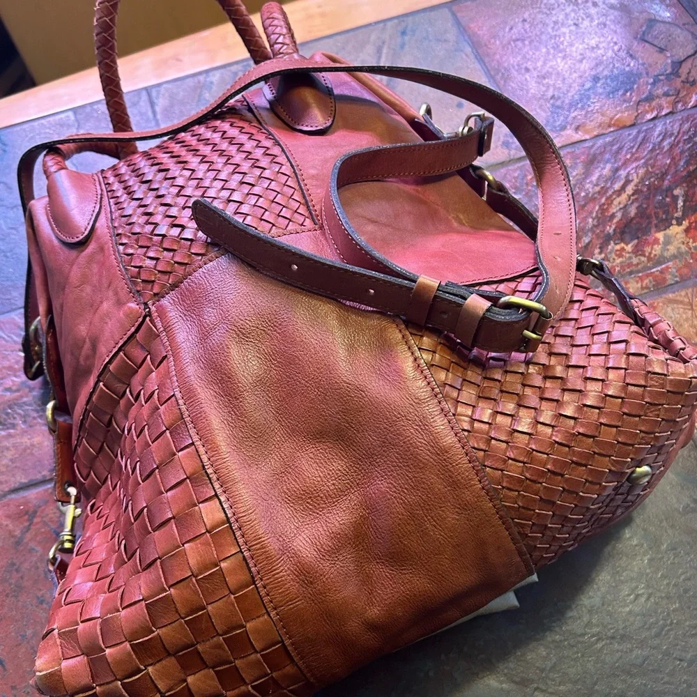 Patricia Nash Crossbody purse. - Picture 7 of 10